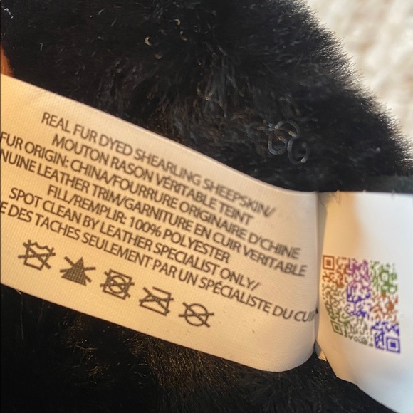 Ugg black shearling earmuffs NWT - Picture 4 of 4